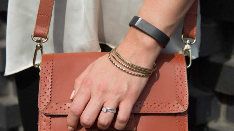 Fitbit Flex now contains health warning