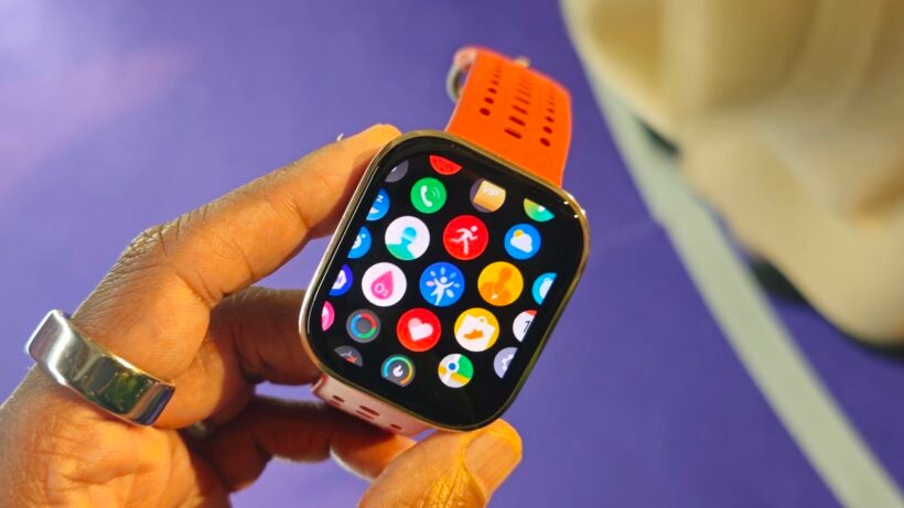 amazfit-bip-6 in hand