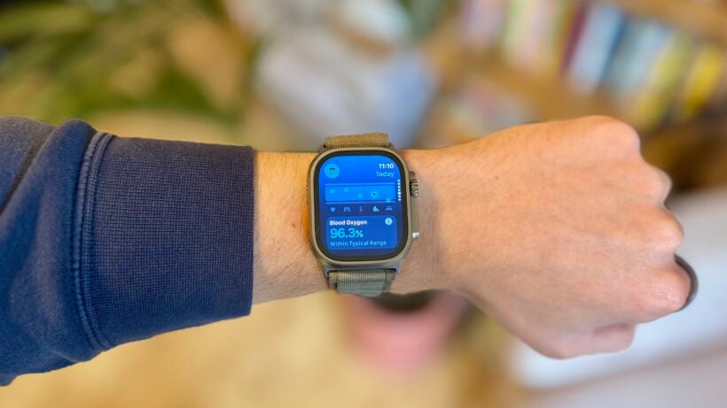 Apple Watch Ultra 2 Vitals app blood oxygen reading
