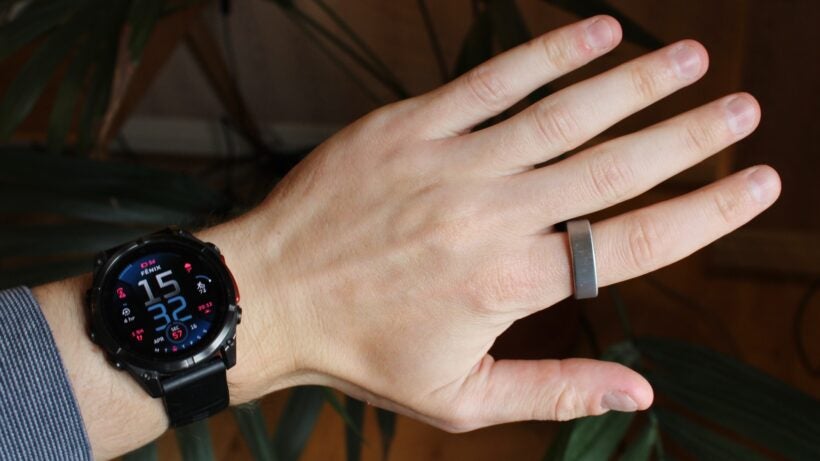 garmin-v-oura-hand