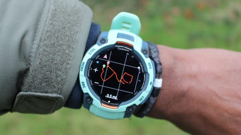 live maps on an outdoor watch