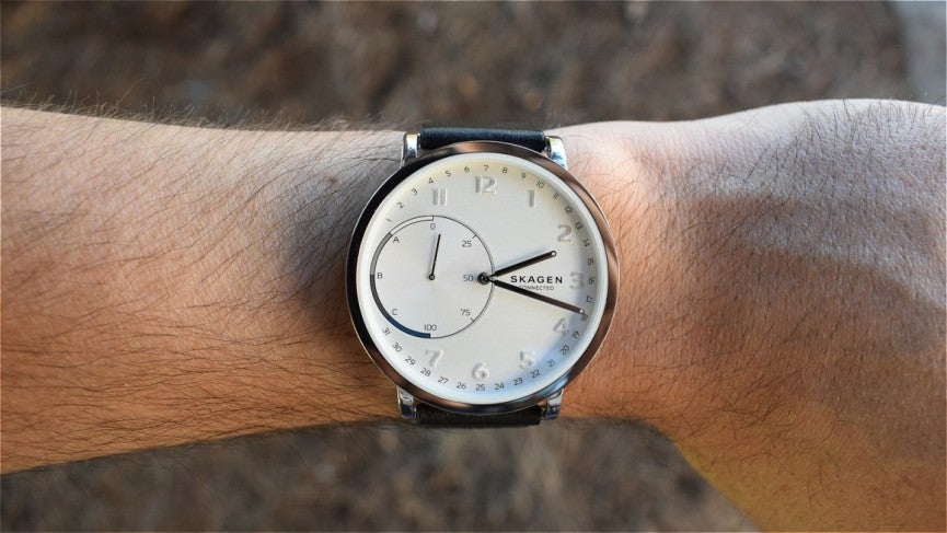 Smartwatch companion app installs explored: Who tops the downloads list?