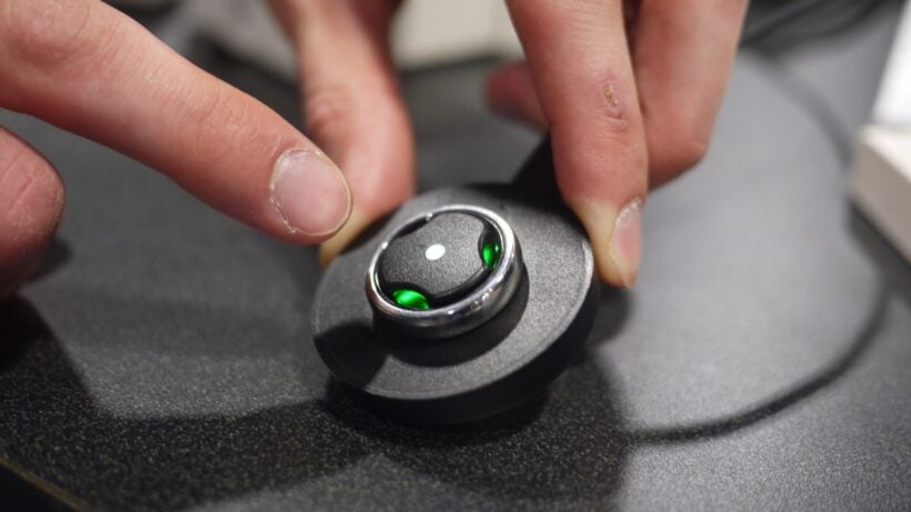 Velia ring with charger